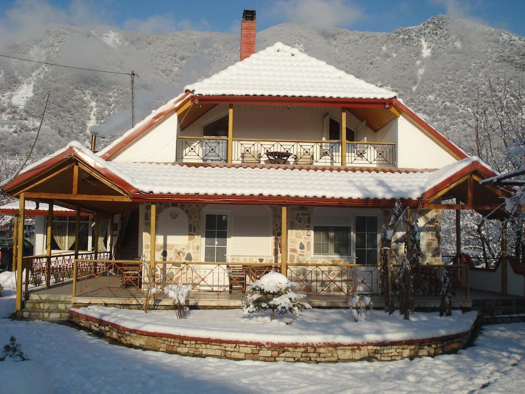 Guesthouse Agnandi Káto Loutrákion Exterior foto